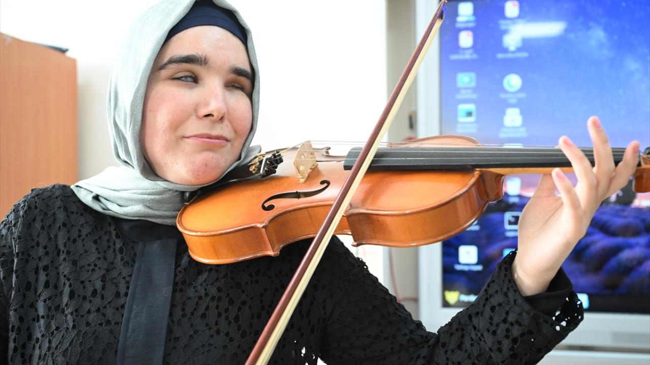 "Müziğe oyuncak piyanolarla başladım"