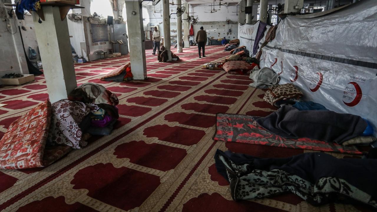 Bilal Bin Rabah Camii, yerinden edilen Filistinlilerin barınma merkezi oldu