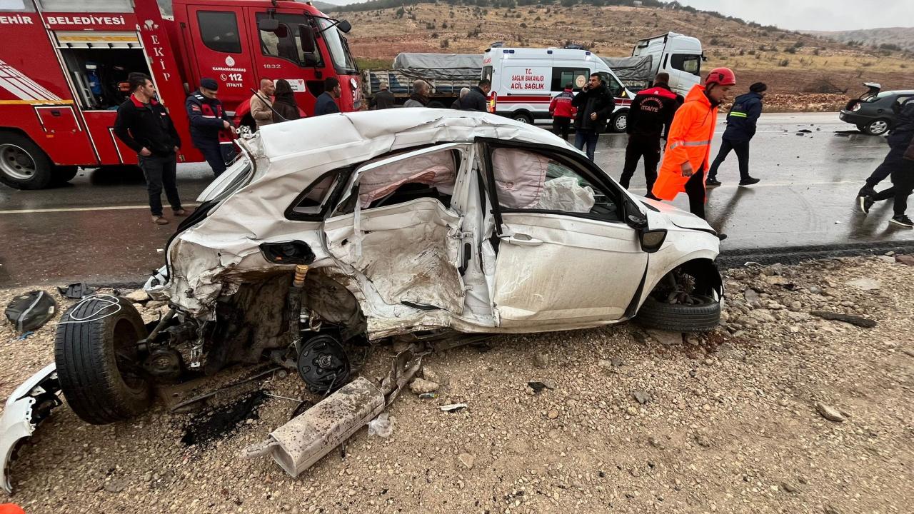 Kahramanmaraş'ta iki otomobil çarpıştı: 1 ölü