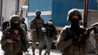 İsrail askerleri Kalkilya’daki Kefr Saba Mahallesi’ni kuşatma altına aldı