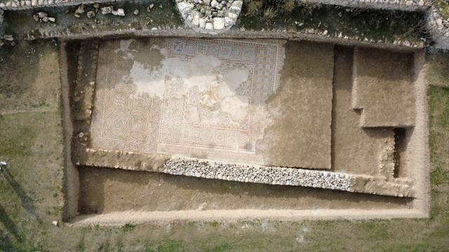Hadrianopolis Antik Kenti'nde zemini mozaiklerle süslenmiş kabul salonu gün yüzüne çıkarıldı