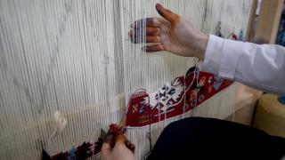 Tarihi Sarız kilimi unutulmaması için dokunup arşivleniyor