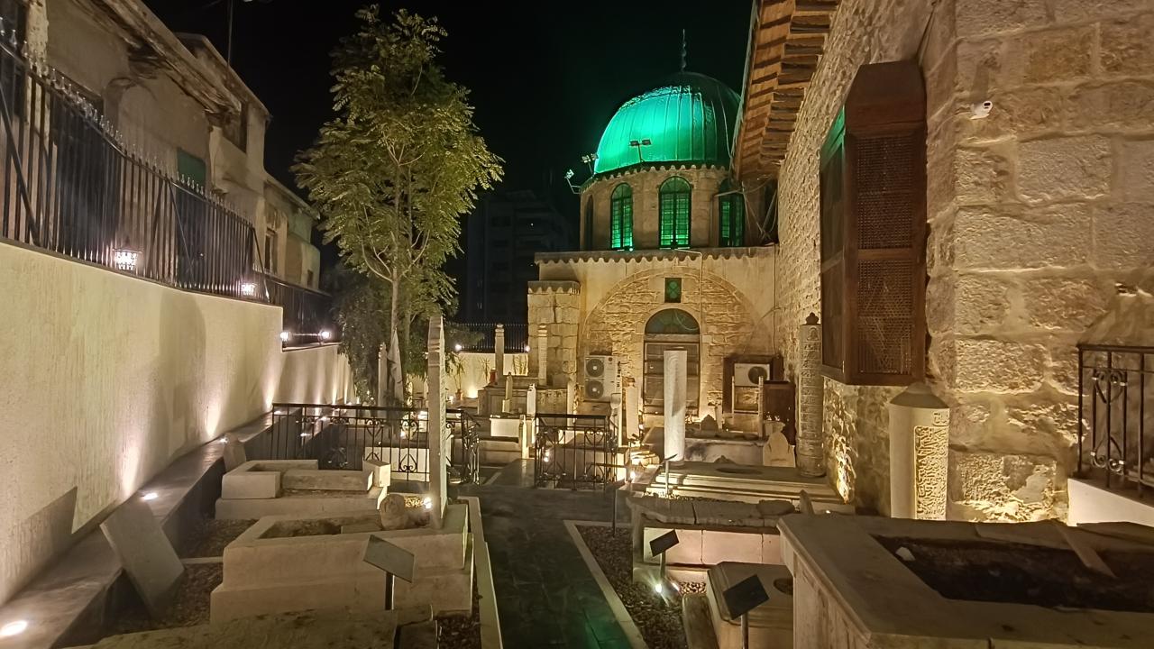 Şam'daki Şeyh Muhyiddin Arabi Camii avlusunda bulunan Türk mezarlığı restore edildi