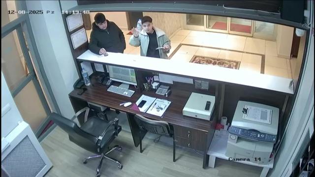 Öğrencilerden örnek davranış: Su aldılar, parasını kameraya gösterip bıraktılar