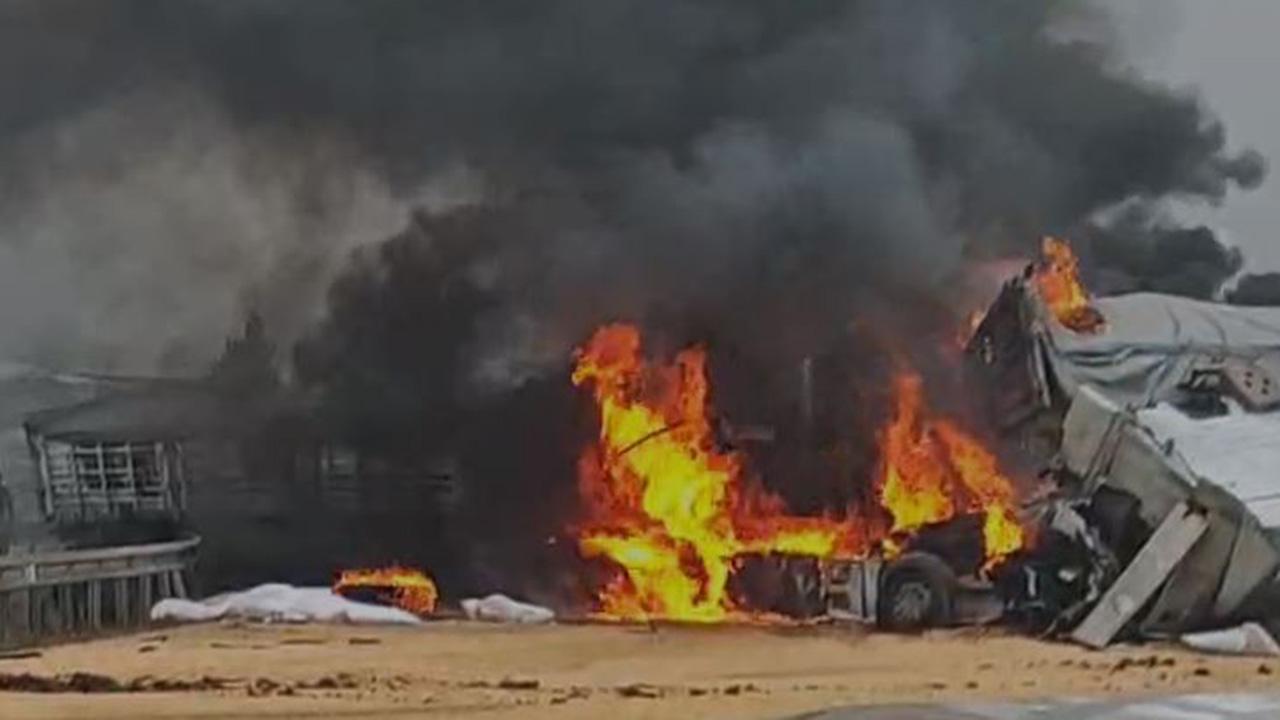 Gaziantep'te 3 tır çarpıştı