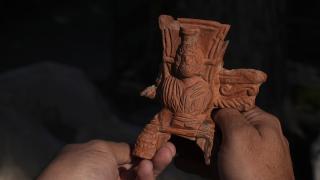 Efes'te Mısır tanrısı Serapis tasvirli tütsü kabı bulundu