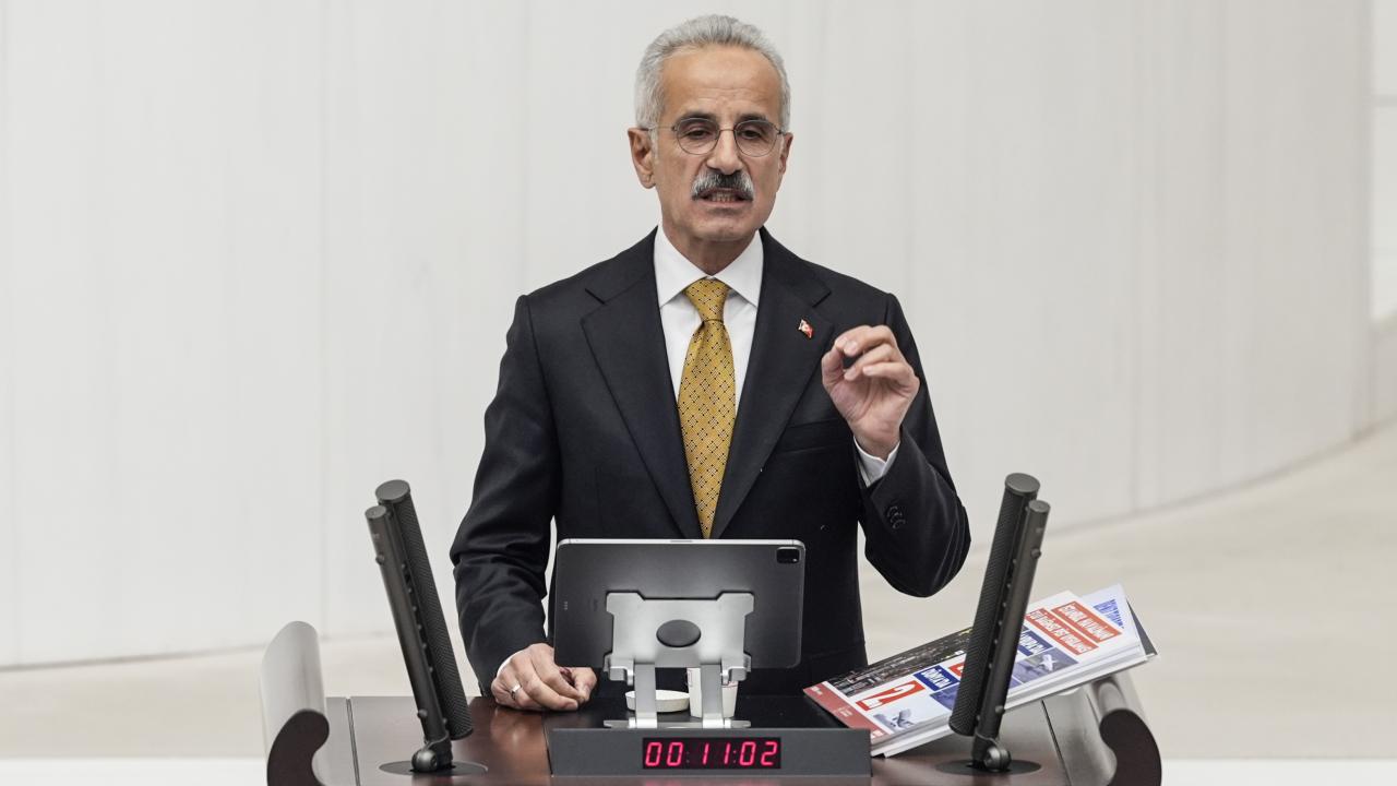 Bakan Uraloğlu: Esenboğa metrosuna 2026'da başlıyoruz