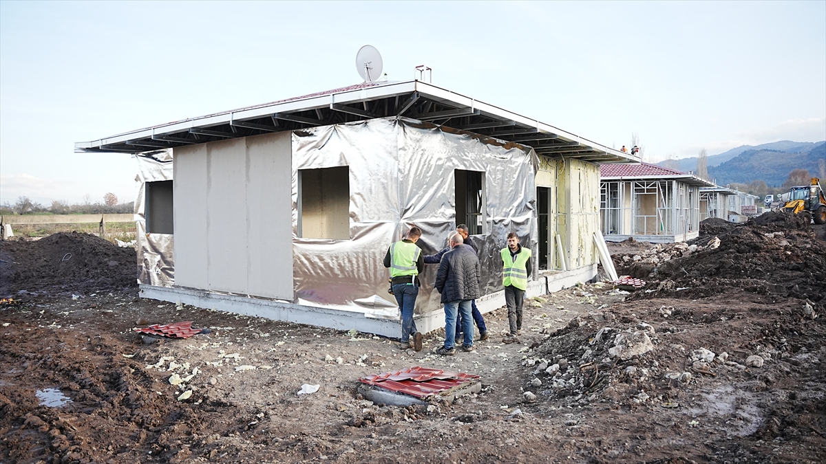 "Allah`ım devletimize zeval vermesin"