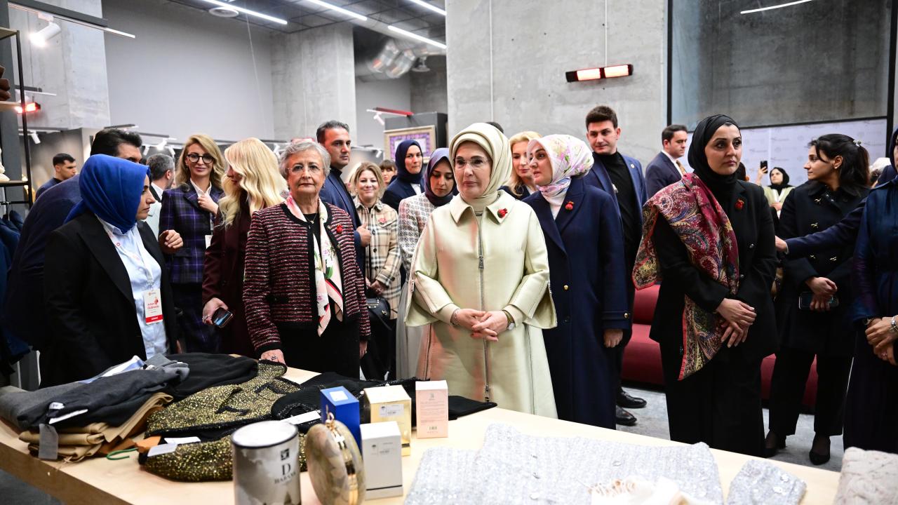 Emine Erdoğan, TOGEM-DER'in "Artsın Eksilmesin Dönüşüm Pazarı"nın açılışına katıldı