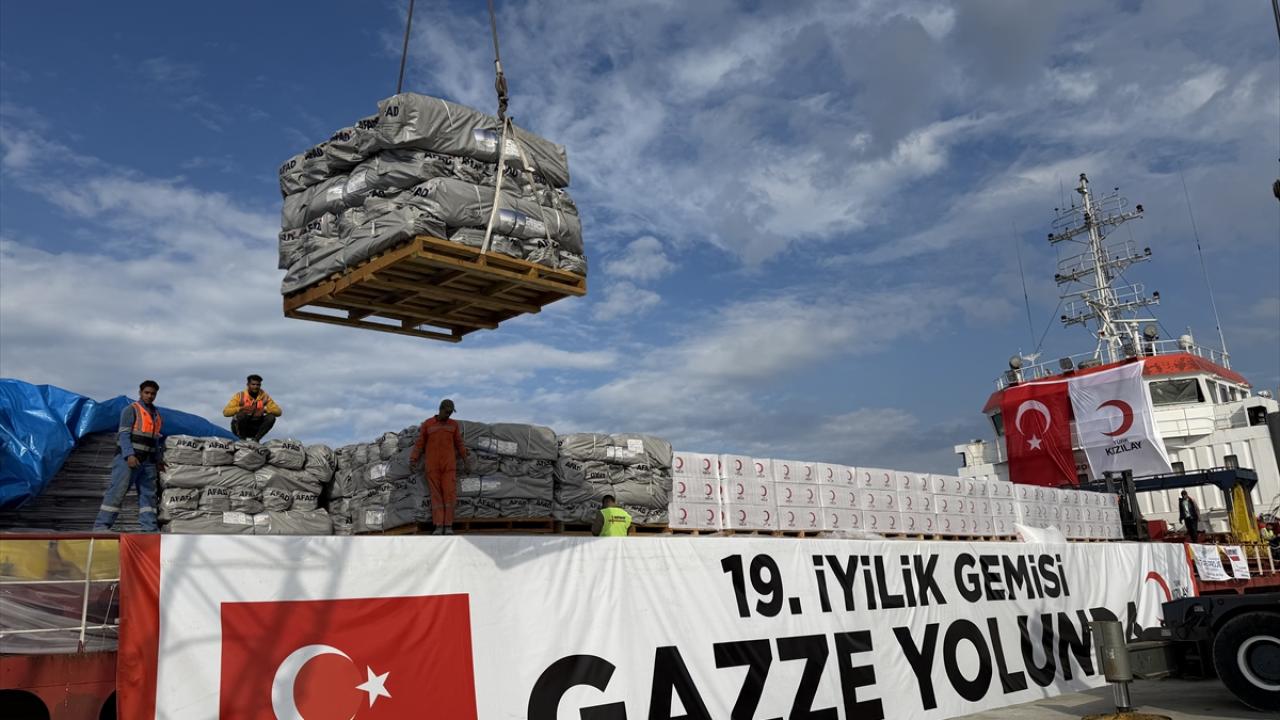 Türkiye'nin 19. "İyilik Gemisi" El-Ariş Limanına ulaştı