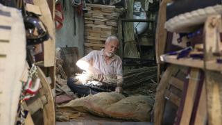 60 yıllık semerci ustası mesleğini yaşatmaya çalışıyor