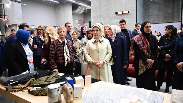 Emine Erdoğan, TOGEM-DER'in "Artsın Eksilmesin Dönüşüm Pazarı"nın açılışına katıldı