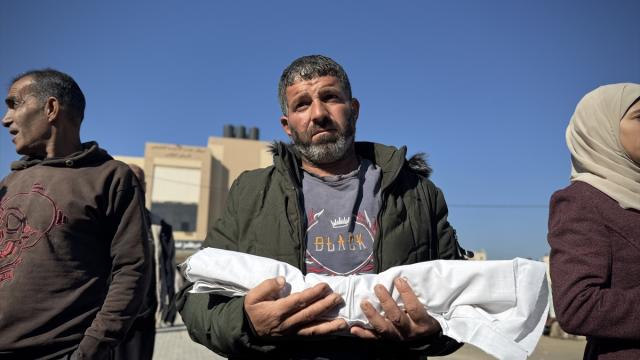 Gazze'de şiddetli soğuk nedeniyle bir aylık bebek hayatını kaybetti