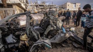 Katil İsrail'in düzenlediği saldırıda 4 Filistinli hayatını kaybetti