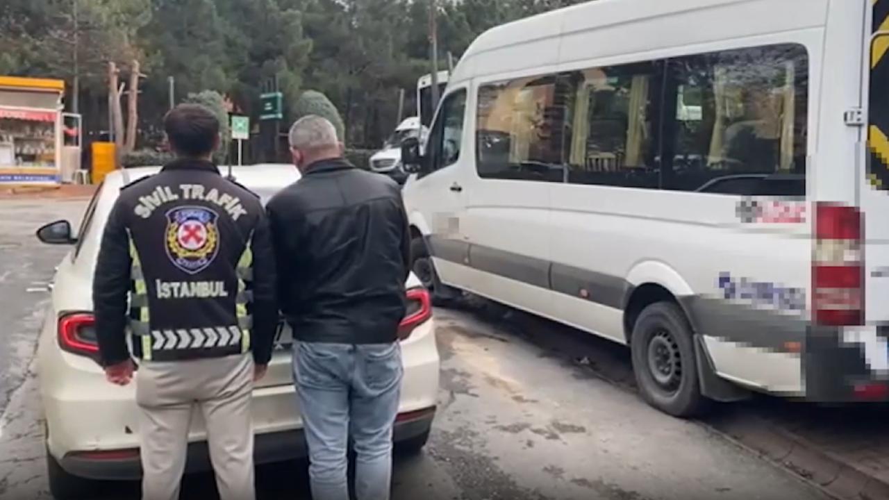 İstanbul'da trafiği tehlikeye düşüren sürücüye para cezası