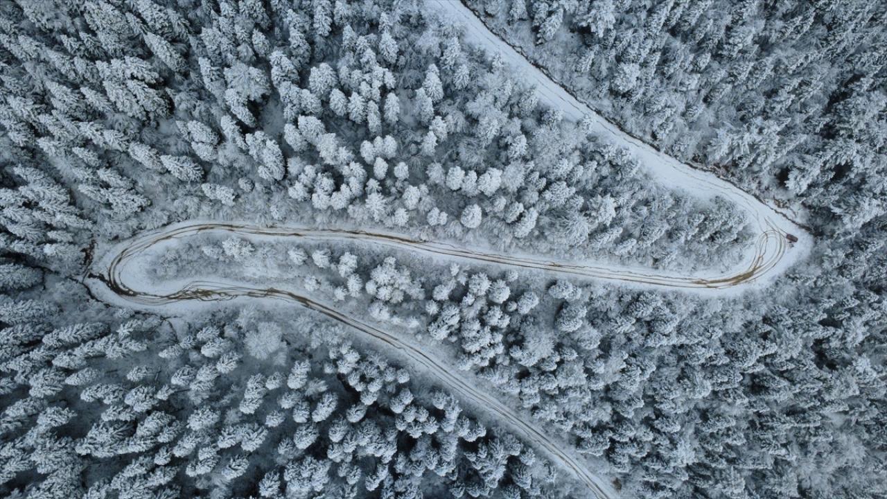 Karabük'ün yüksek kesimleri kar yağışıyla beyaza büründü