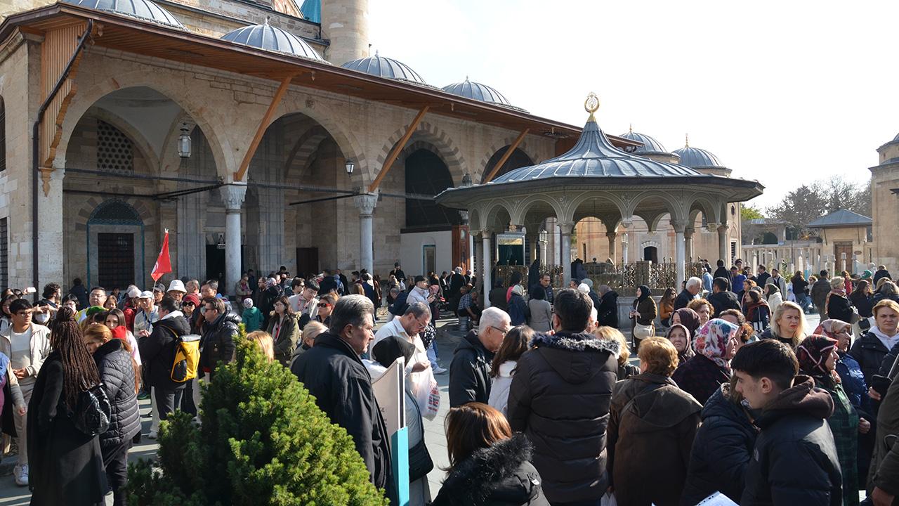 Mevlana Müzesi'nde Şebiarus yoğunluğu