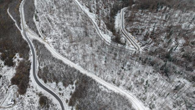 Sinop'ta kar yağışı sonrası ormanlık alanlar dronla görüntülendi