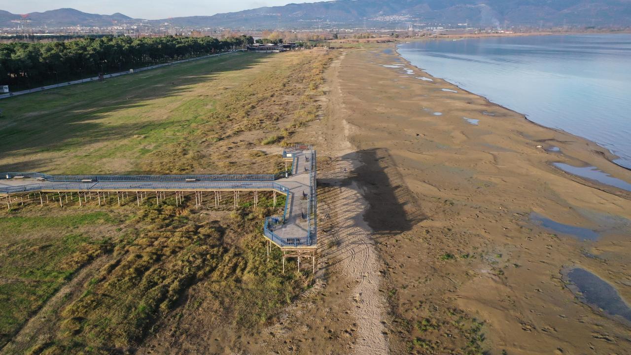 "Buharlaşmanın da etkisiyle sudaki seviye gitgide düşüyor"