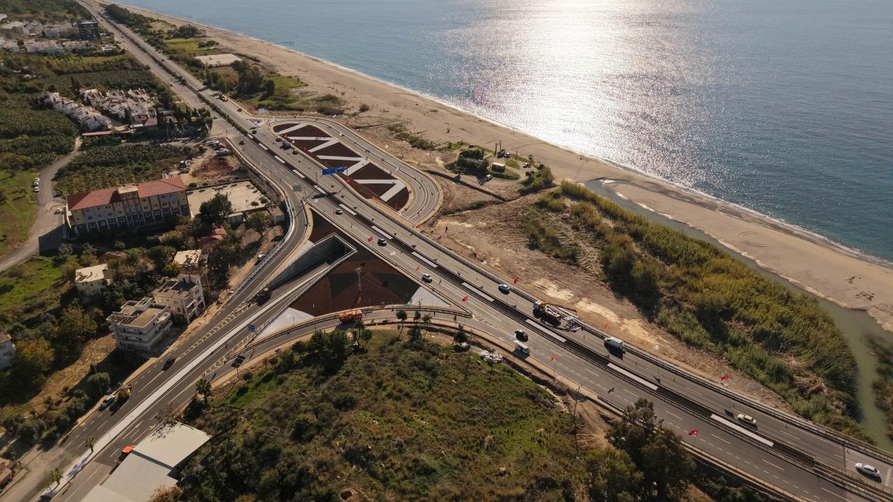 Alanya Doğu Çevre Yolu'nun bir kısmı yarın hizmete açılacak