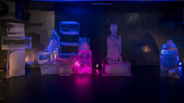 Türk kültüründe öne çıkan karakter ve malzemeleri buza işlediler