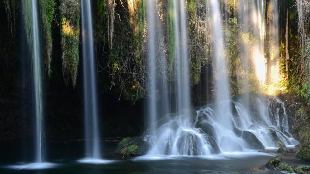 Düden Şelalesi dört mevsim ziyaretçi ağırlıyor