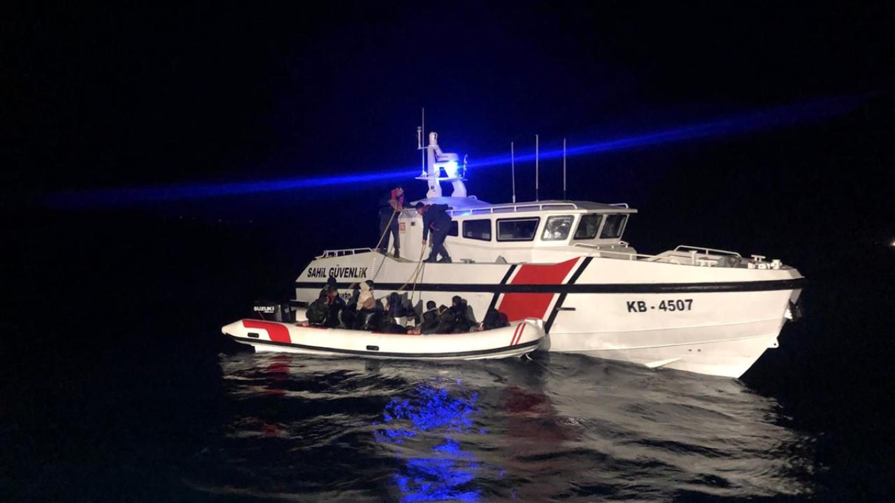 İzmir'de 99 düzensiz göçmen yakalandı