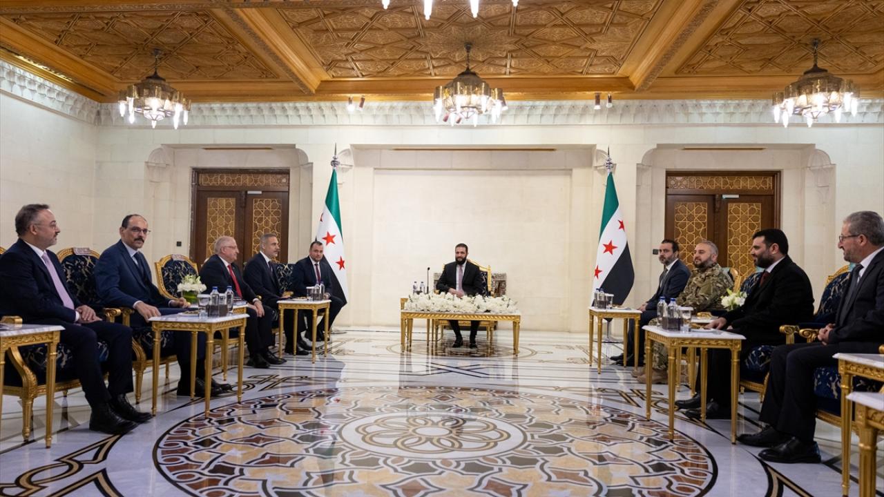 Fidan, Güler ve Kalın Şam'da