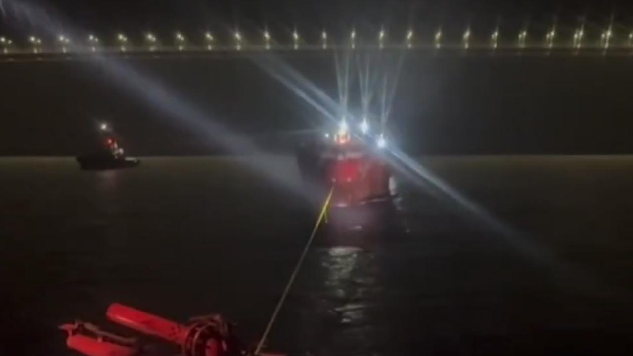 Çanakkale Boğazı’nda arızalanan kargo gemisi kurtarıldı