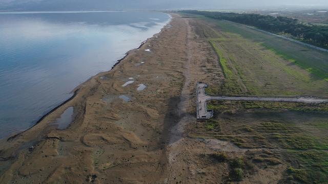 İznik Gölü’nde su seviyesi hızla düşüyor