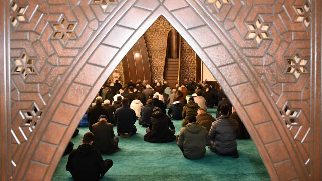 Regaip Kandili yurt genelinde dualarla idrak edildi