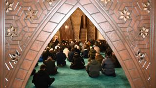 Regaip Kandili yurt genelinde dualarla idrak edildi