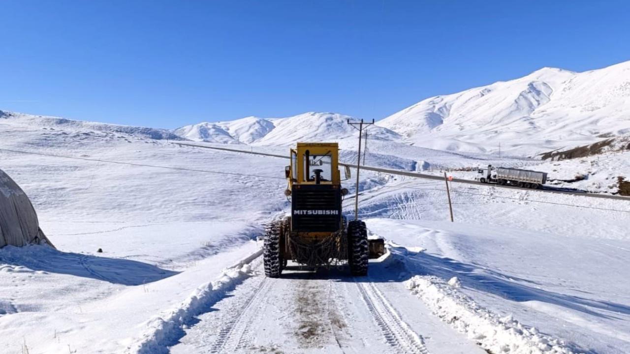 VanBahçesaray kara yolu ulaşıma kapatıldı
