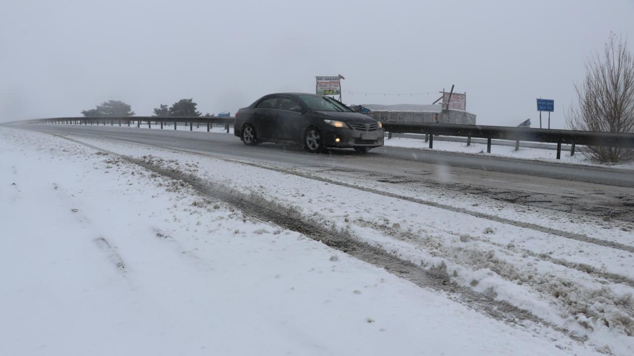 D100 Devlet Yolu'nun GeredeKarabük kesimi trafiğe kapatıldı