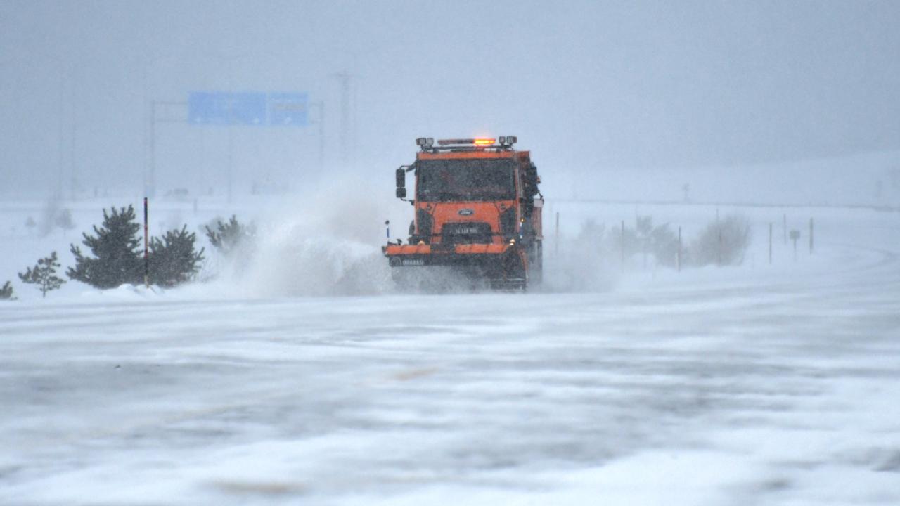 Kar yağdı, ‘turuncu ekipler’ görev başına geçti