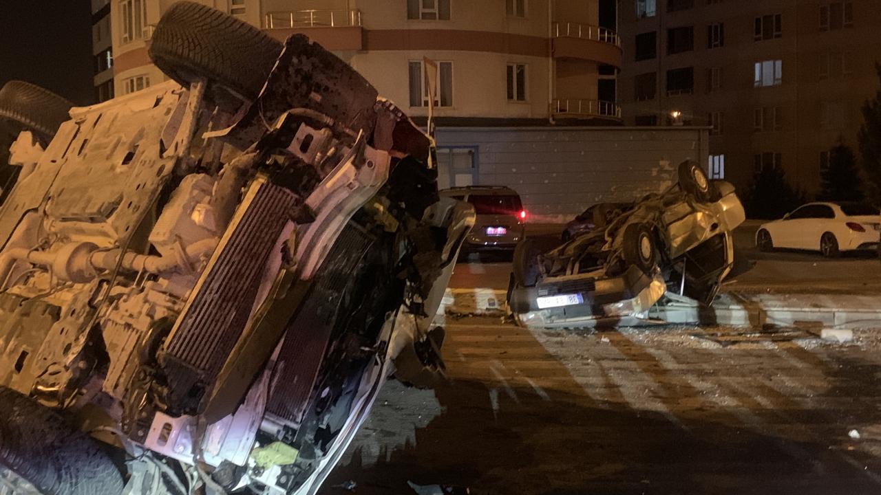 Kayseri'de iki otomobil çarpıştı: 2 yaralı