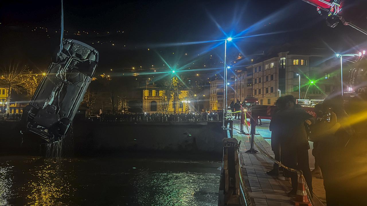 Kontrolden çıkan araç Yeşilırmak Nehri'ne düştü: 1 ölü, 1 yaralı