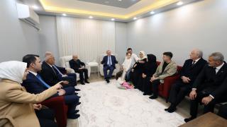 Cumhurbaşkanı Erdoğan, Hatay'da depremzede Karakuş ailesini ziyaret etti