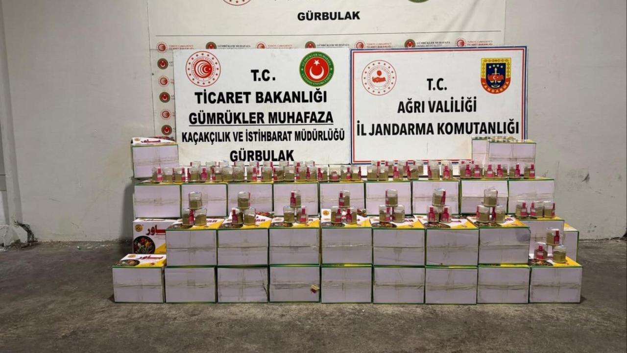 Tırdaki kavanozlardan 163,9 kilo uyuşturucu çıktı