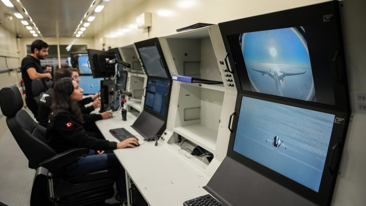 Baykar tarafından pilotluk ve teknisyenlik eğitimleri de veriliyor