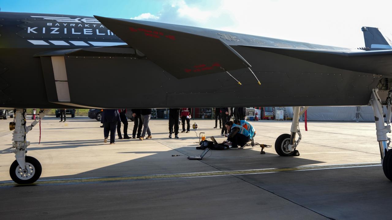 "AKINCI hava aracı pilotları ve teknisyenlerine eğitim veriyoruz"