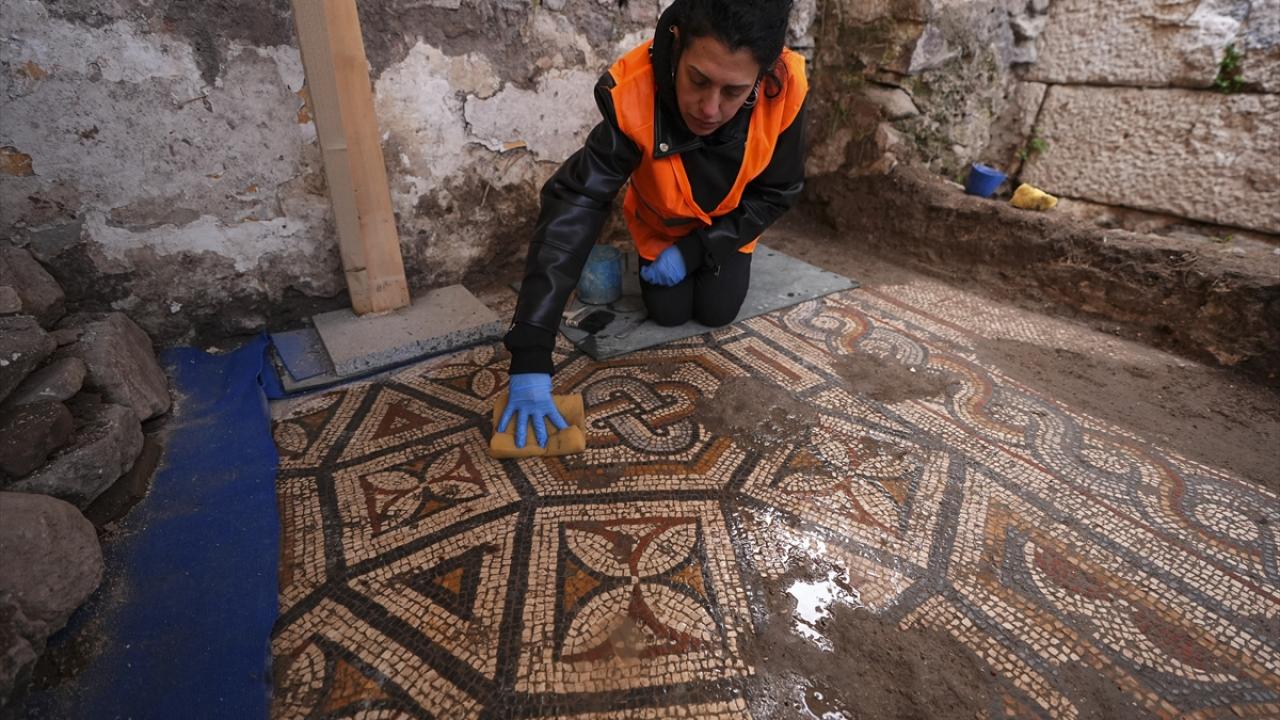 Antik Dönem`in "kem gözlere" karşı sembolü