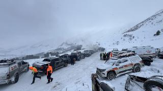 Artvin'de çığ felaketi: 2 kişiyi arama çalışmaları sürüyor