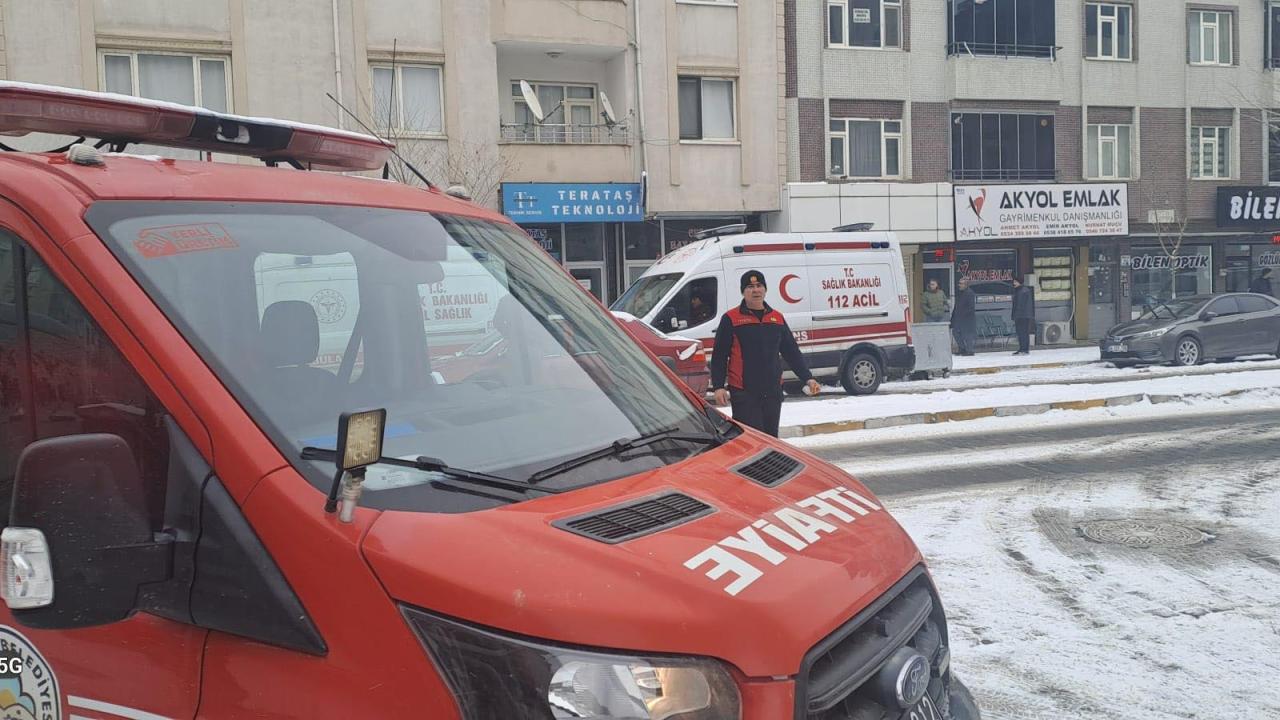 Iğdırda asansörün halatı koptu: 2 yaralı