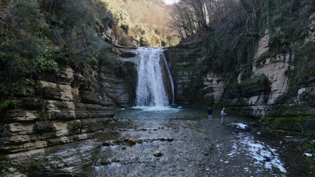 Gölalan Şelalesi kışın da ziyaretçi ağırlıyor