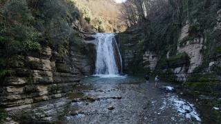 Gölalan Şelalesi kışın da ziyaretçi ağırlıyor