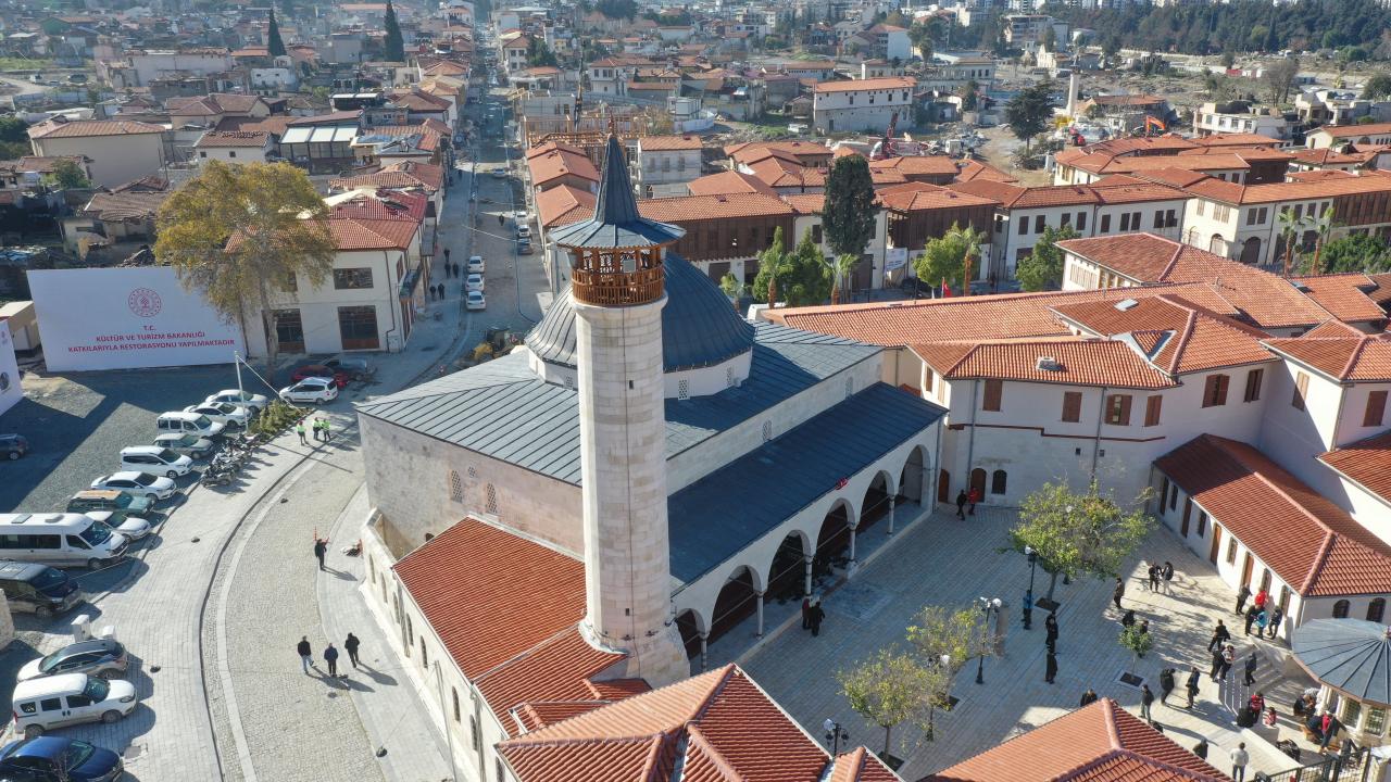 Habibi Neccar Camii'nde 3 yıl aradan sonra ilk cuma namazı kılındı