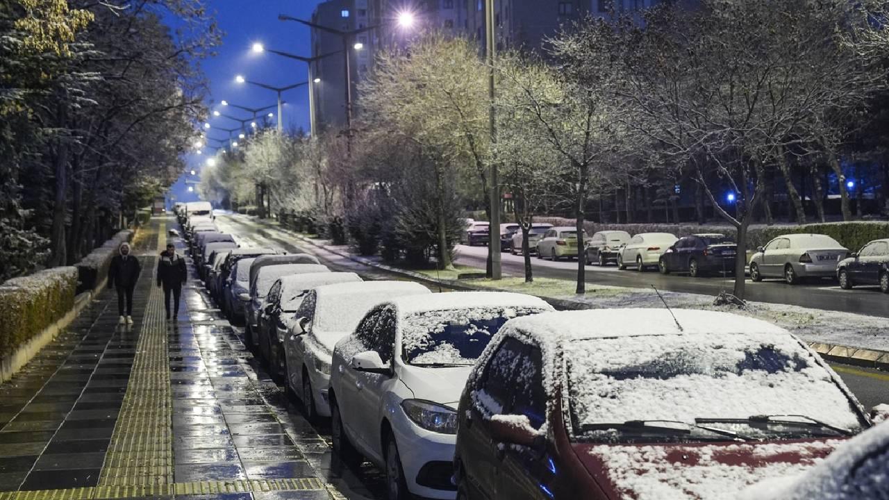 Ankara'nın yüksek kesimlerinde kar yağışı etkili oldu