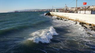 Tekirdağ'da lodos 4 gündür deniz ulaşımını aksattı
