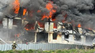 Esenyurt'ta işçi konteynerinde çıkan yangın söndürüldü